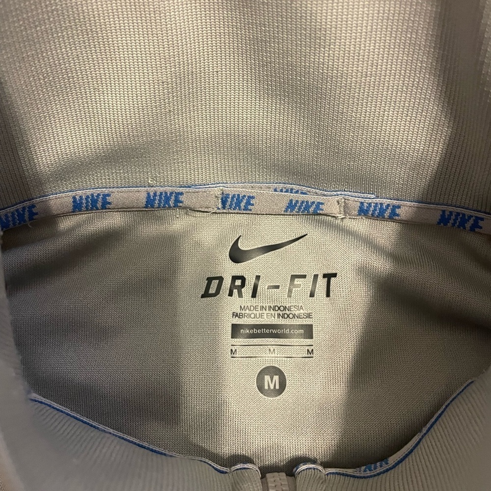 Nike dri-fit zip up - Picture 2 of 2